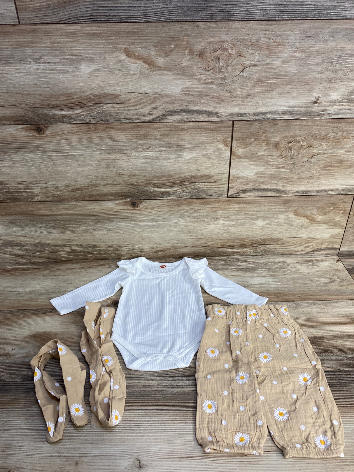 3pc Ribbed Bodysuit & Floral Muslin Bottoms Set White sz 0-3m