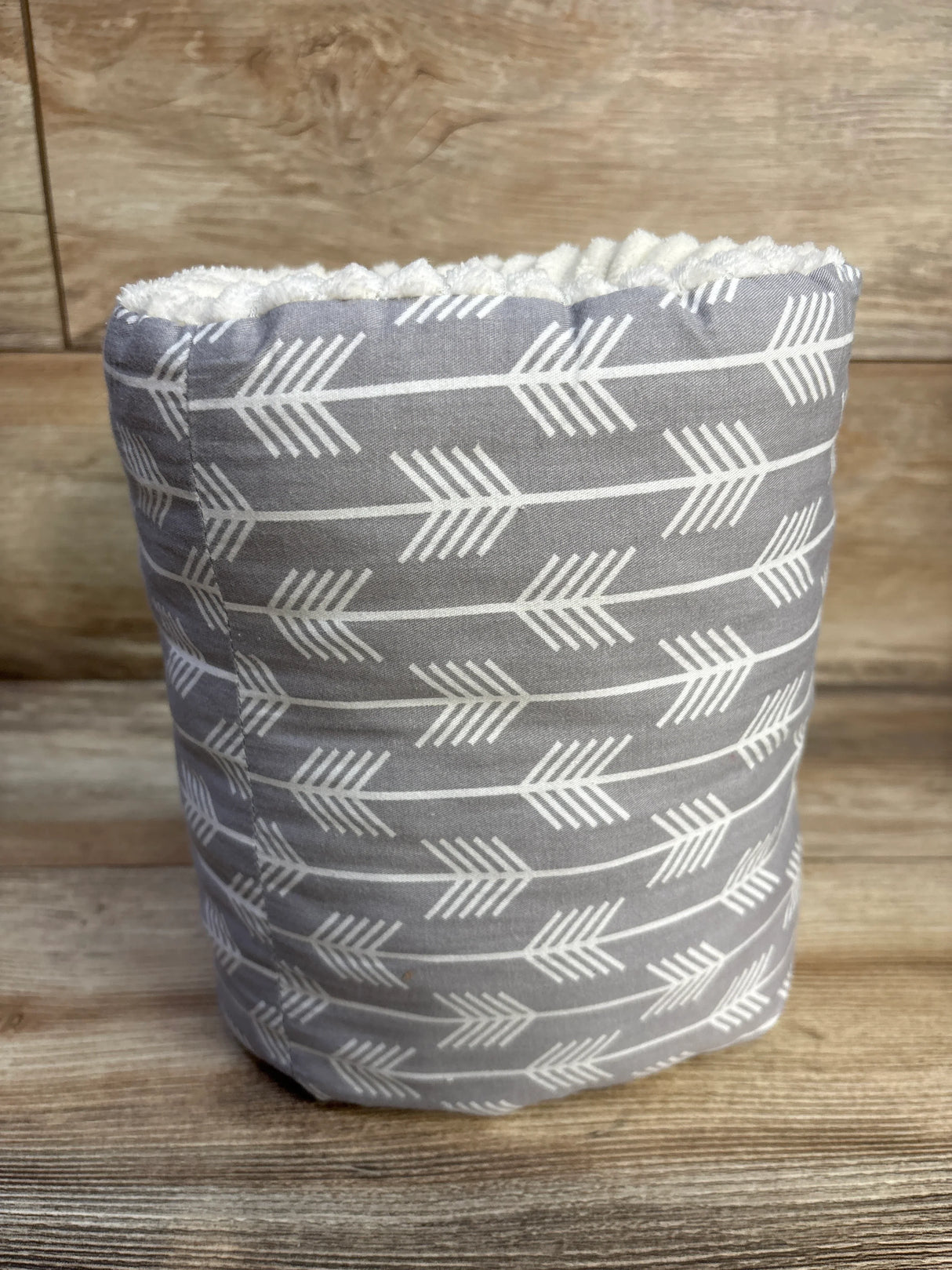 Baby Feeding Arm Pillow Grey Arrow