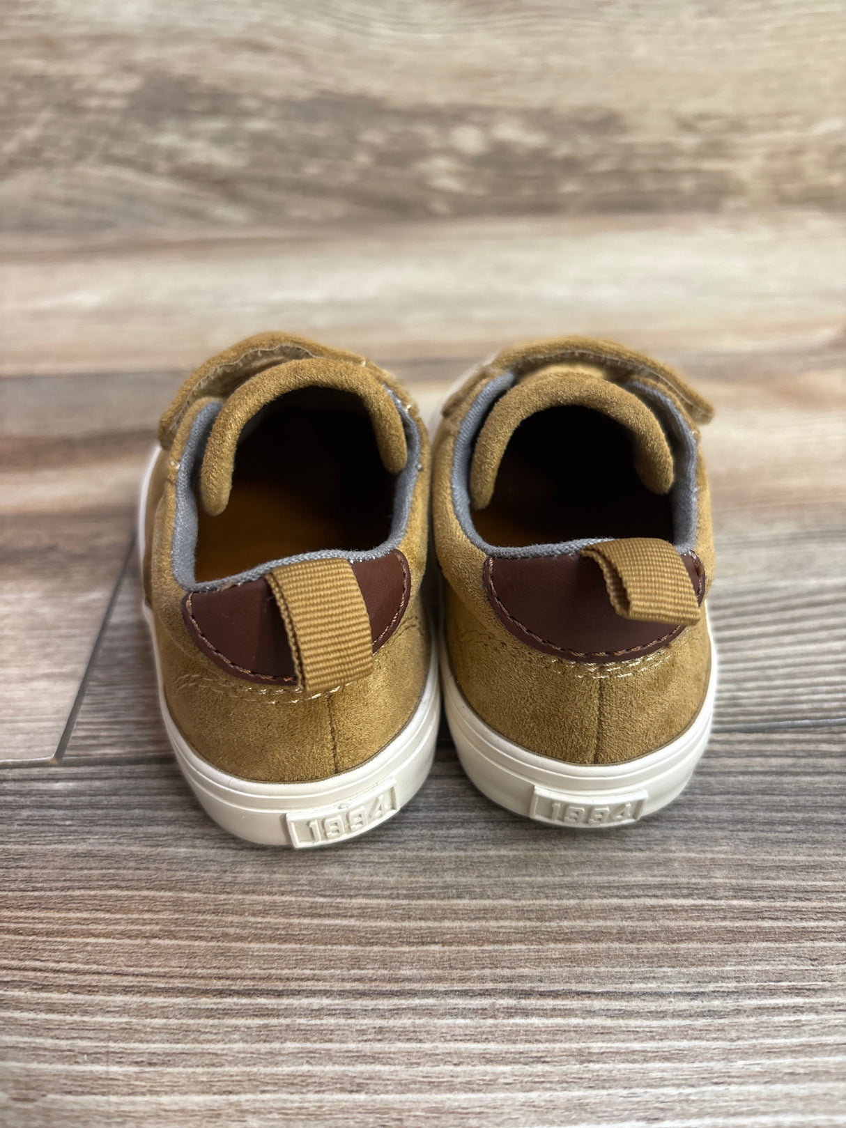Old Navy Double Secure-Strap Faux-Suede Sneakers Brown sz 6c