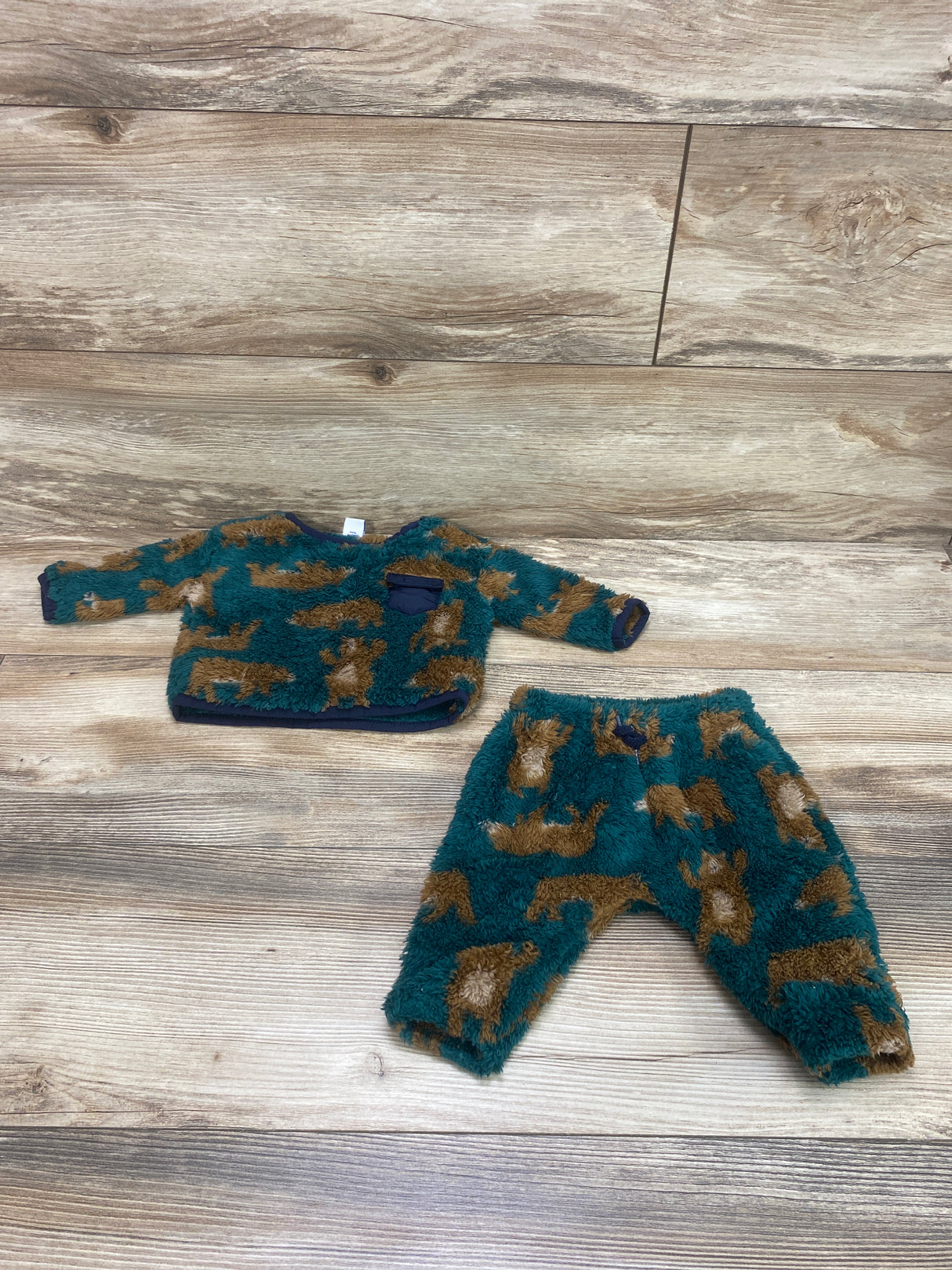 Old Navy 2pc Sherpa Bear Sweatshirt & Pants Green sz 0-3m