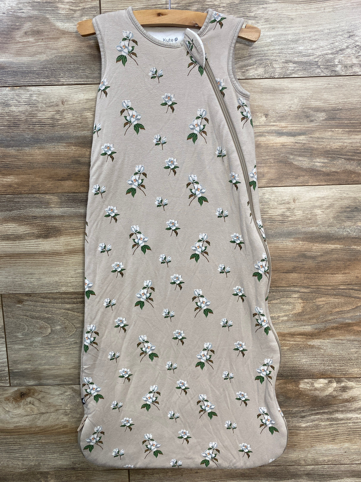 Kyte Baby Sleep Bag in Medium Khaki Magnolia 1.0 TOG sz 6-18m