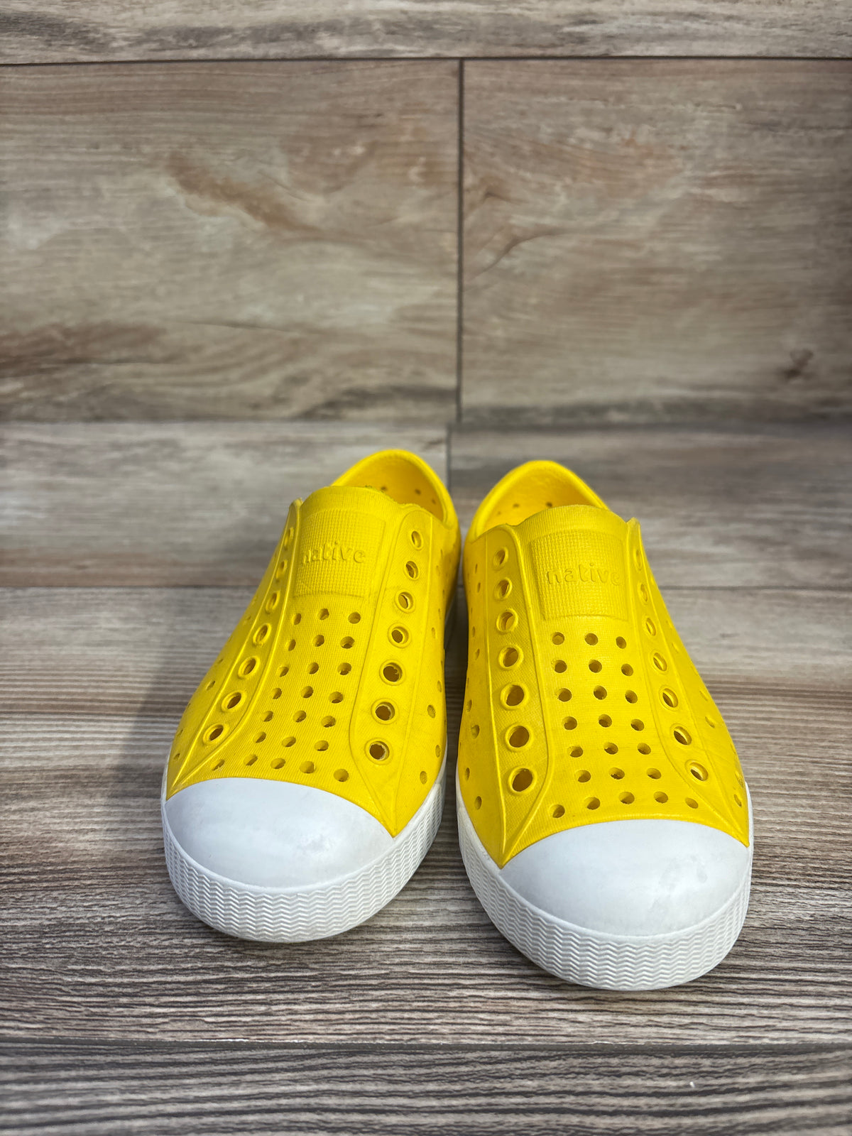 Native Jefferson Slip-On Shoes Yellow sz 10c