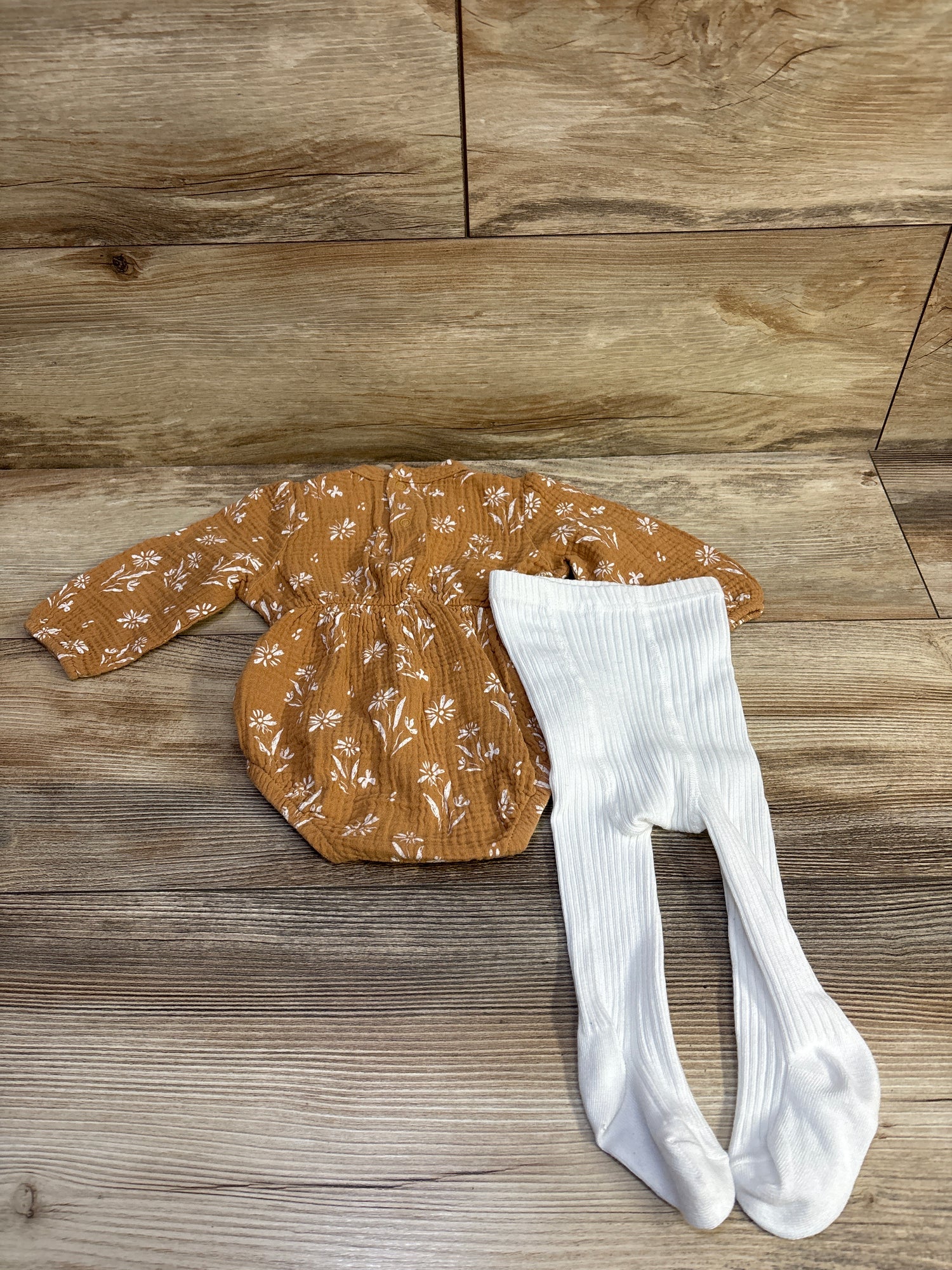 RZ by Rachel Zoe 2pc Long Sleeve Gauze Bubble Romper & Footed Tights Set Tan sz 3/6m