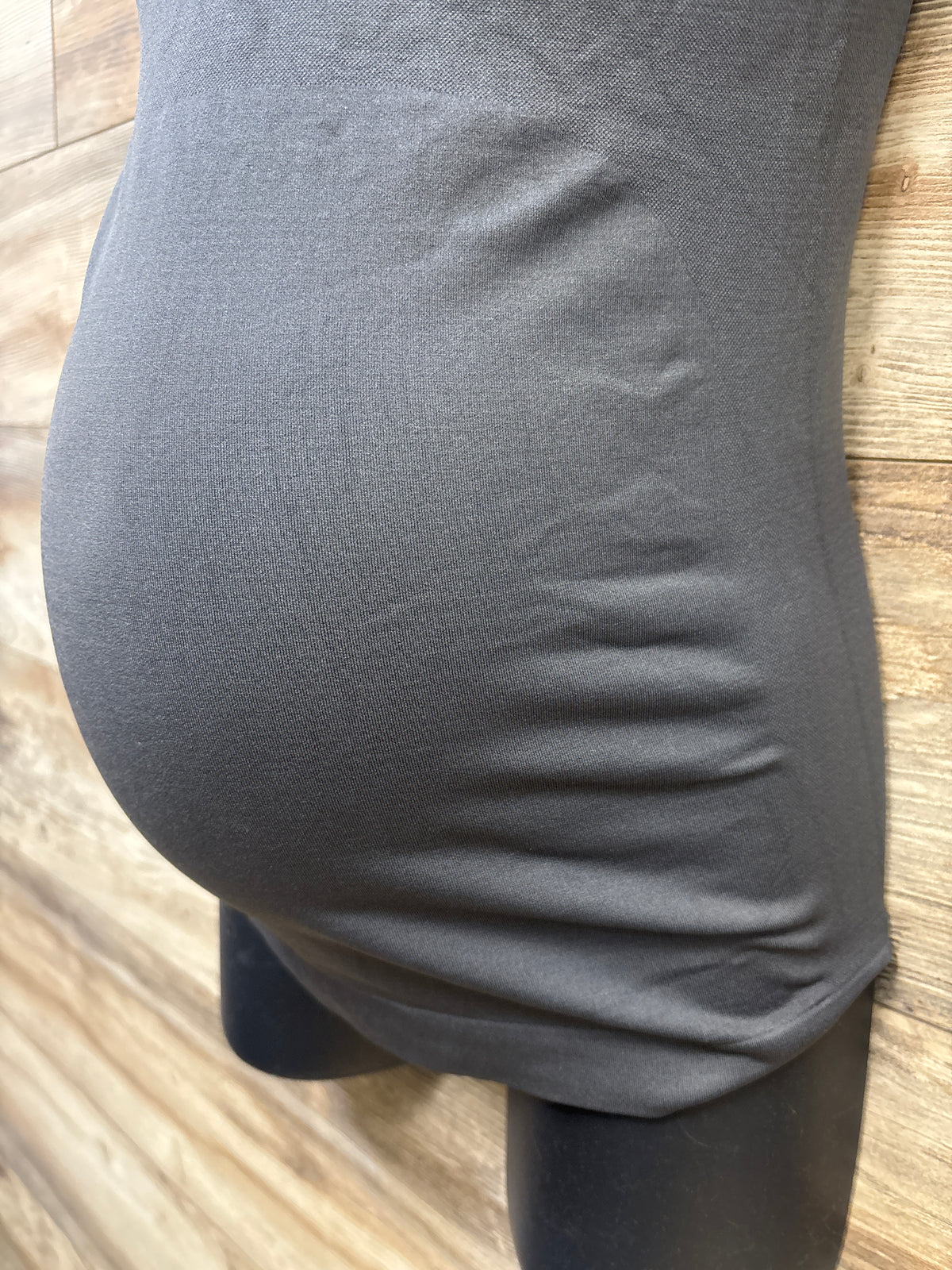 BHRIWRPY 2pk Nursing Tank Tops Grey/White sz Medium