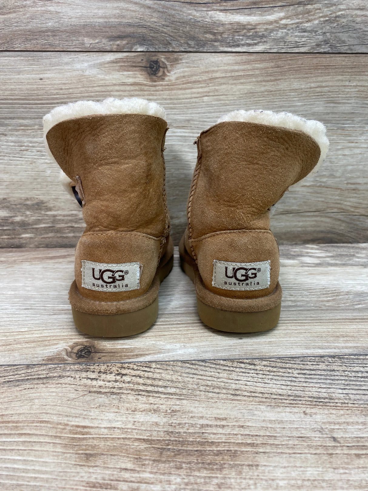 UGG Bailey Button Boots Chestnut Sz 6c