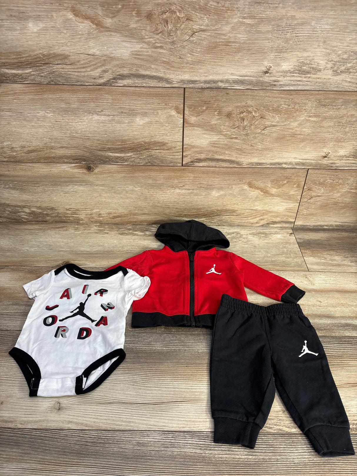Jordan 3pc Full Zip Jacket & Joggers Set Red sz 3m