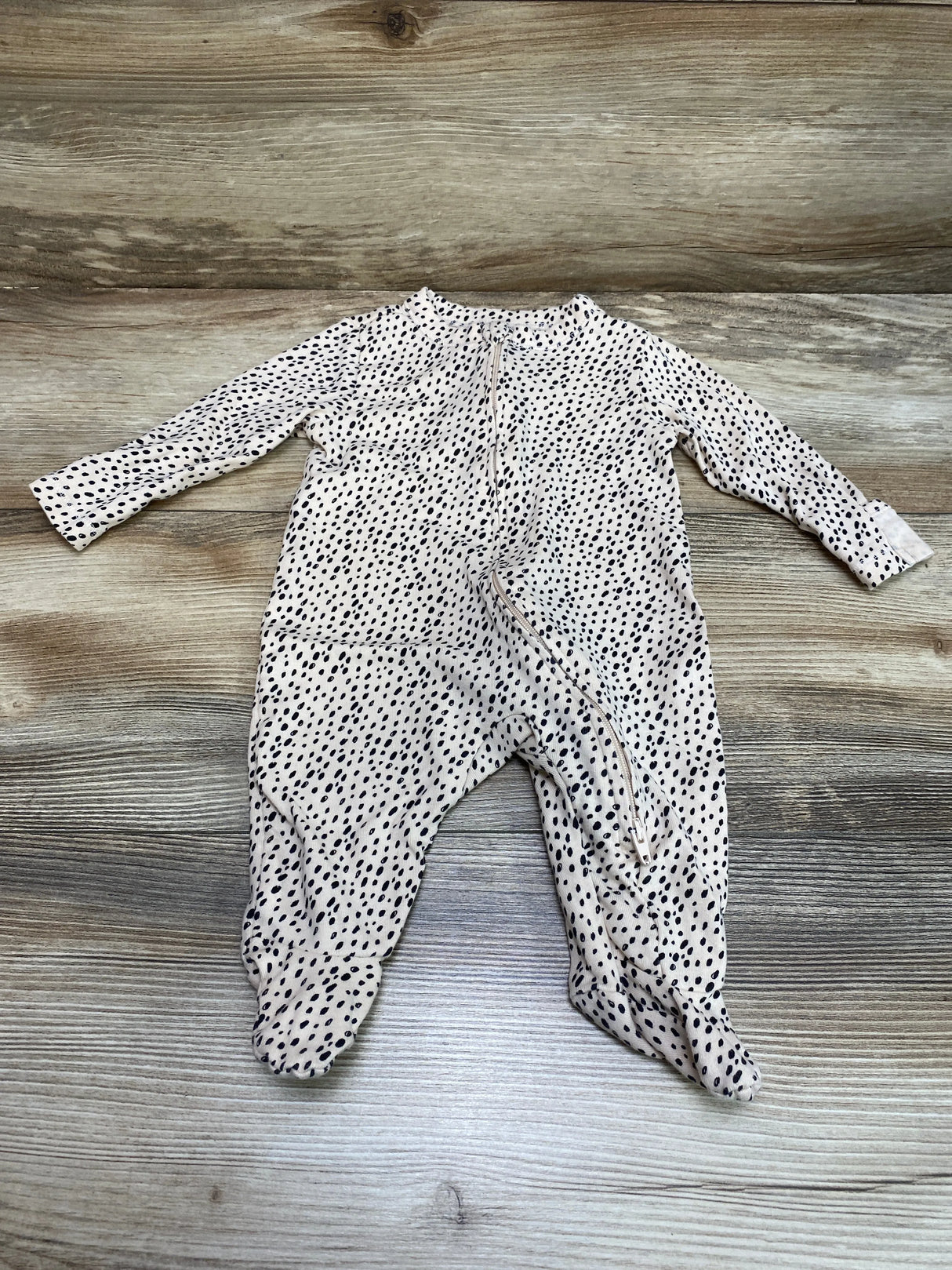 Old Navy Spotted Sleeper Beige sz 0-3m