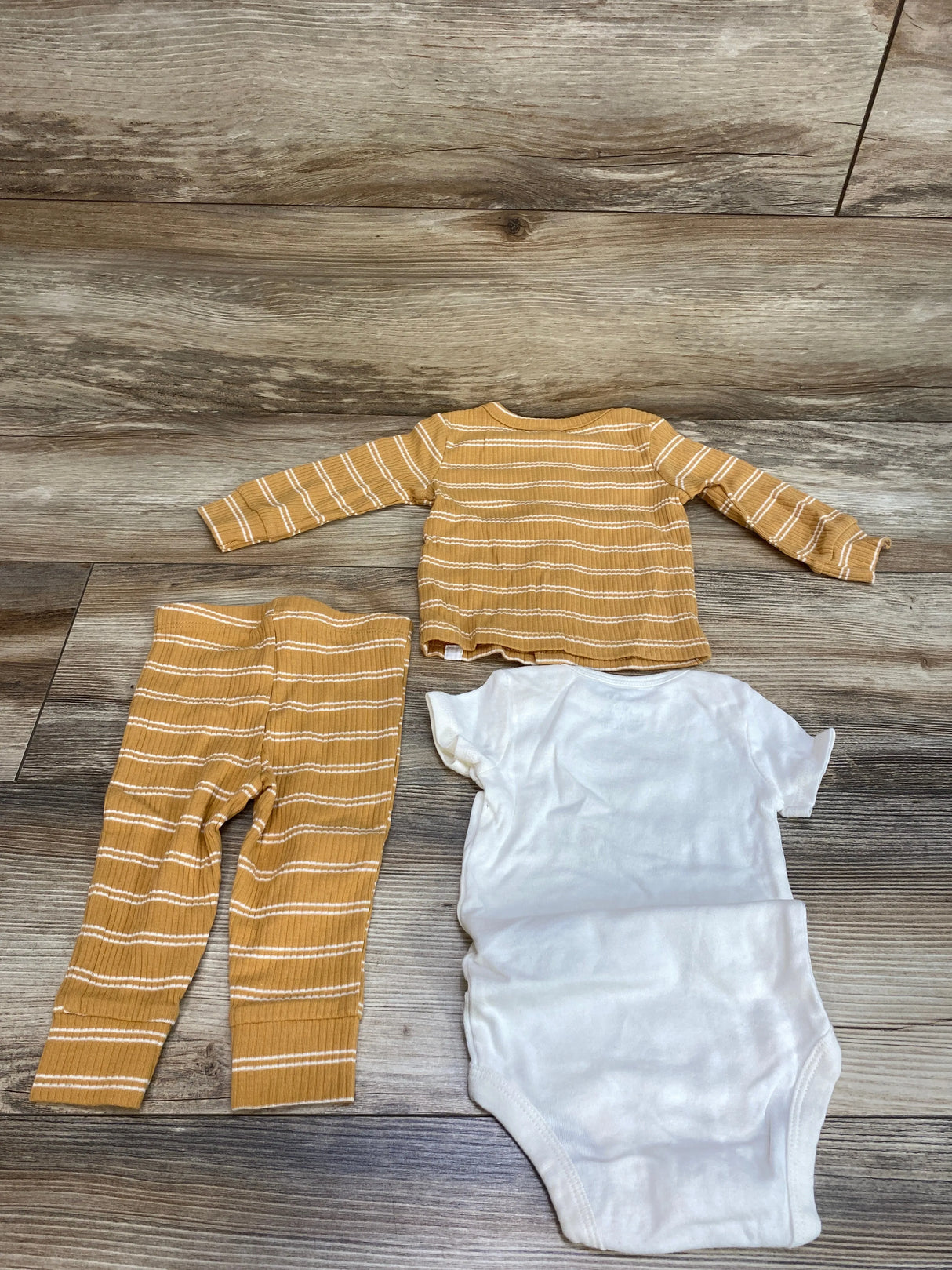 Carter's 3pc Striped Top + Bodysuit + Pants Set sz 6m