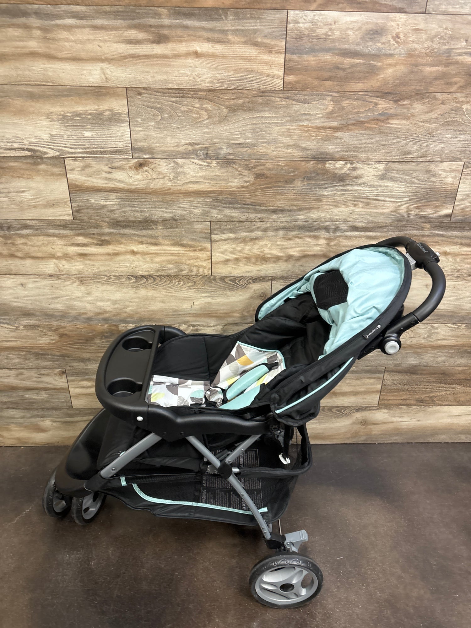 Baby Trend EZ Ride 35 Travel System with Infant Car Seat in Doodle Dots