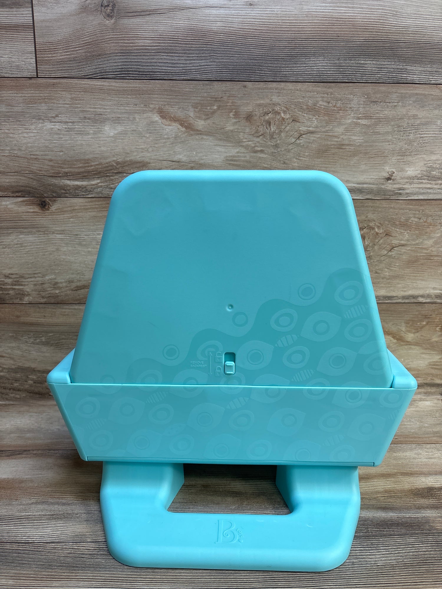 B. toys Little Learner's Chair