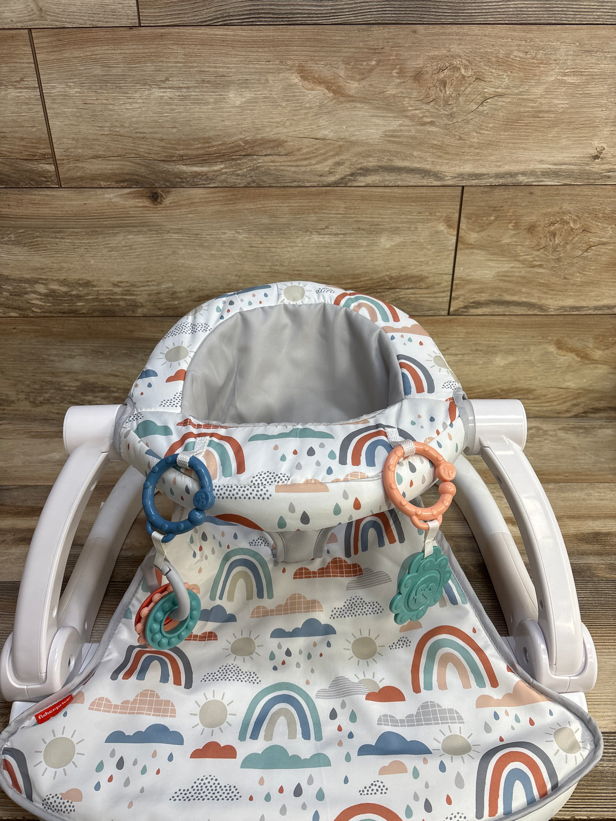 Fisher Price Sit-Me-Up Floor Seat in Rainbow Showers