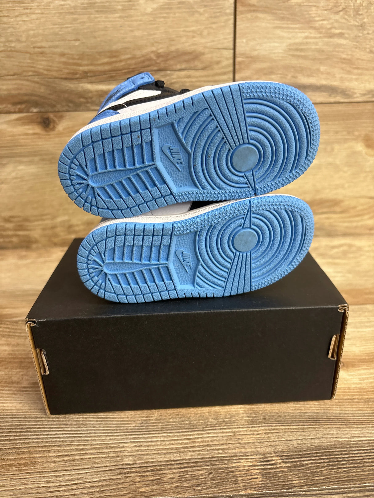 Air Jordan 1 Retro High OG TD 'UNC Toe' Sneakers sz 6c