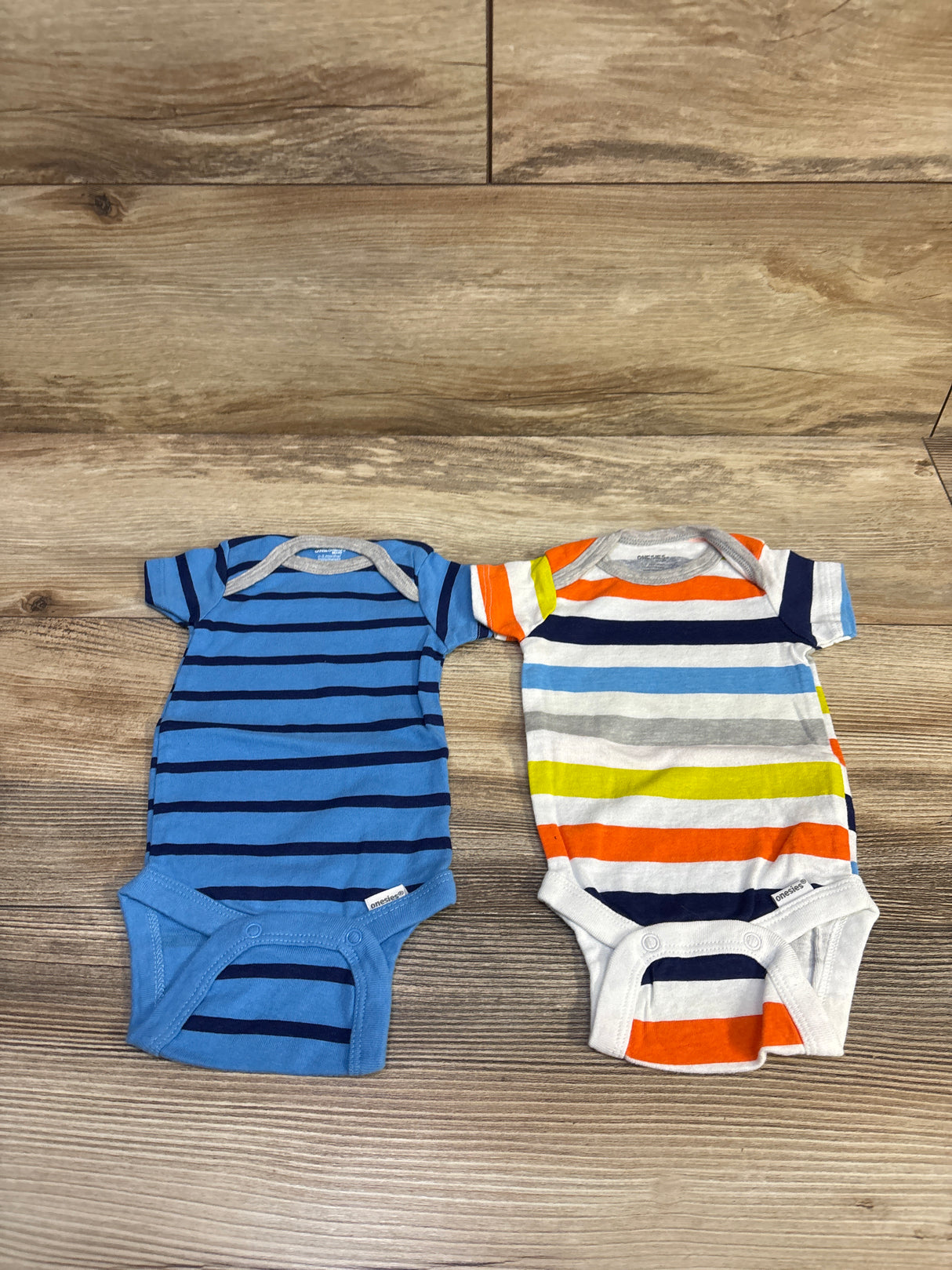 Gerber Onesies 2pk Bodysuits White sz 0-3m