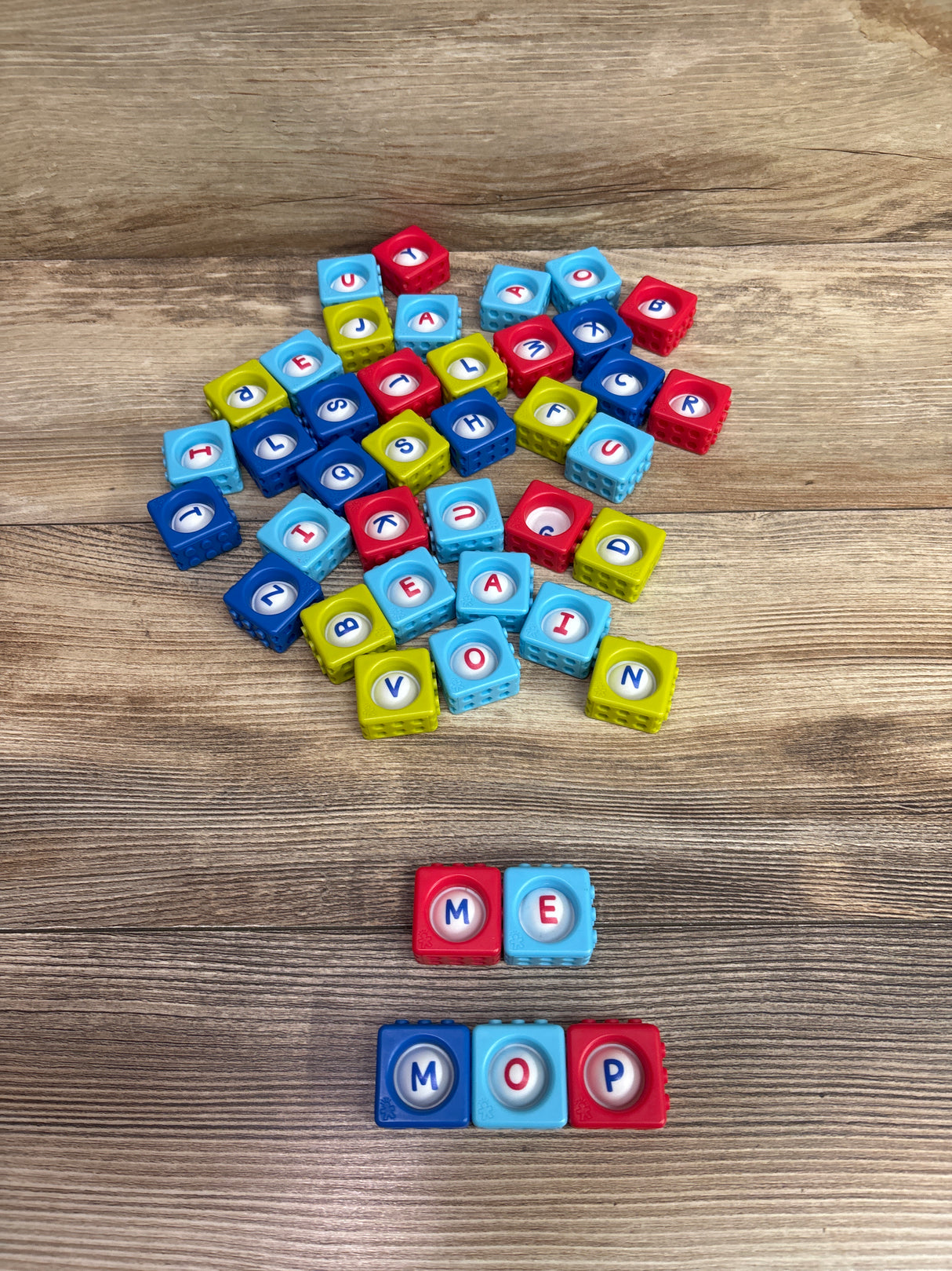 Educational Insights Alphabet BubbleBrix 42pc