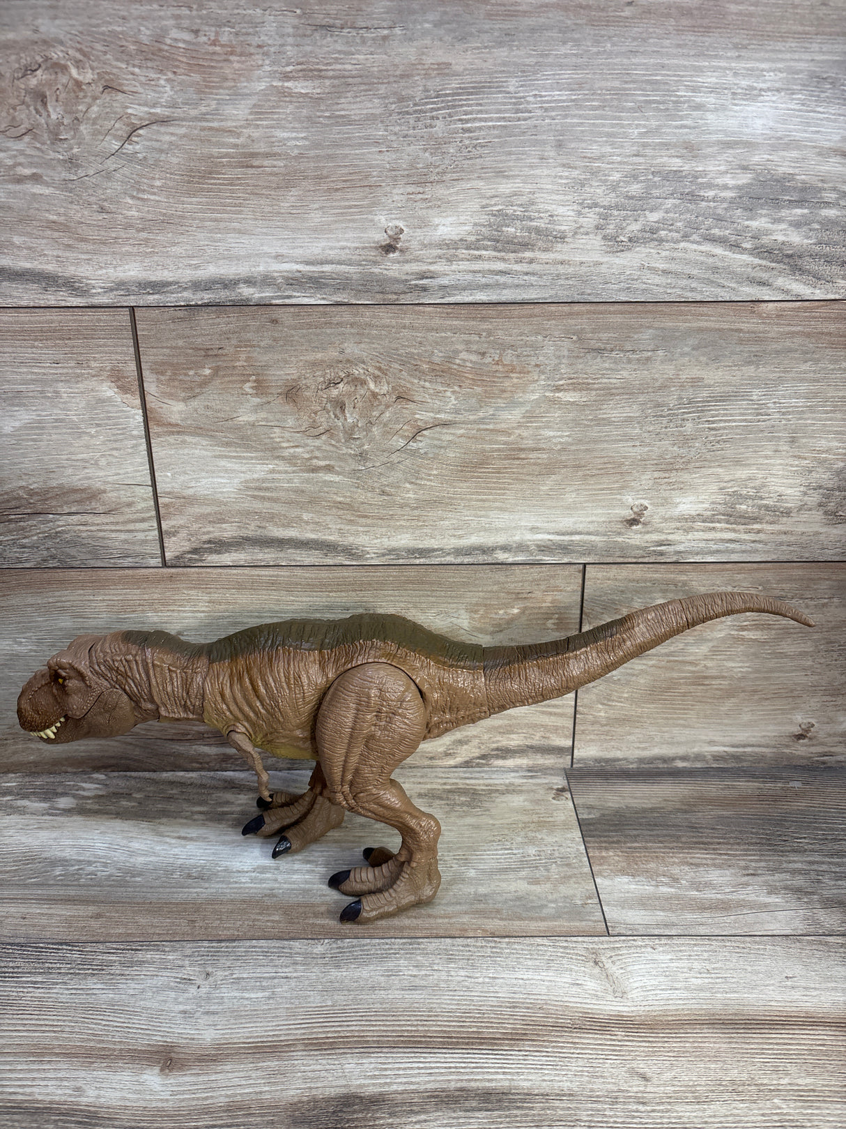 Jurassic World Camp Cretaceous Epic Roarin Tyrannosaurus Rex Action Figure