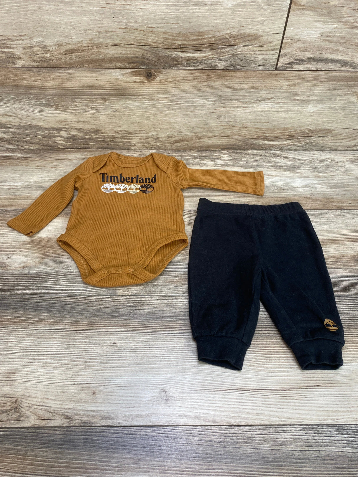 Timberland 2pc Bodysuit & Pants Brown sz 0-3m