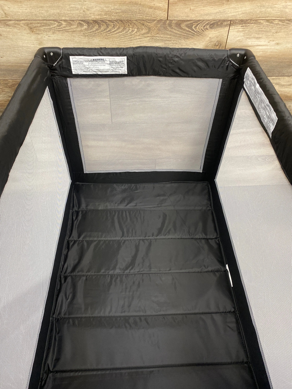 NEW Dream on Me Zodiak Play Yard, Black