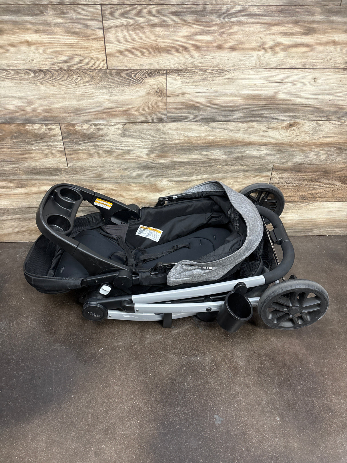 Graco Modes Pramette Travel System w/ Snugride 35 Car Seat in Ellington