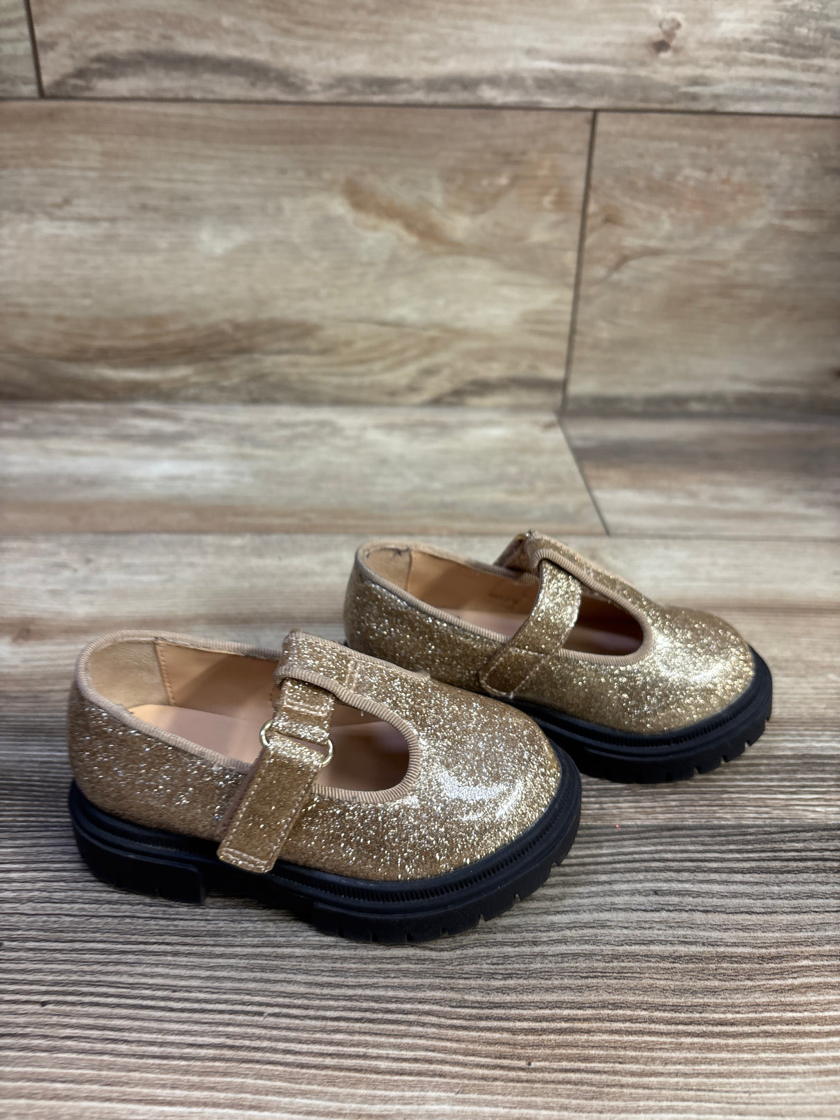 Cat & Jack Wende T-Strap Mary Jane Shoes Gold sz 5c