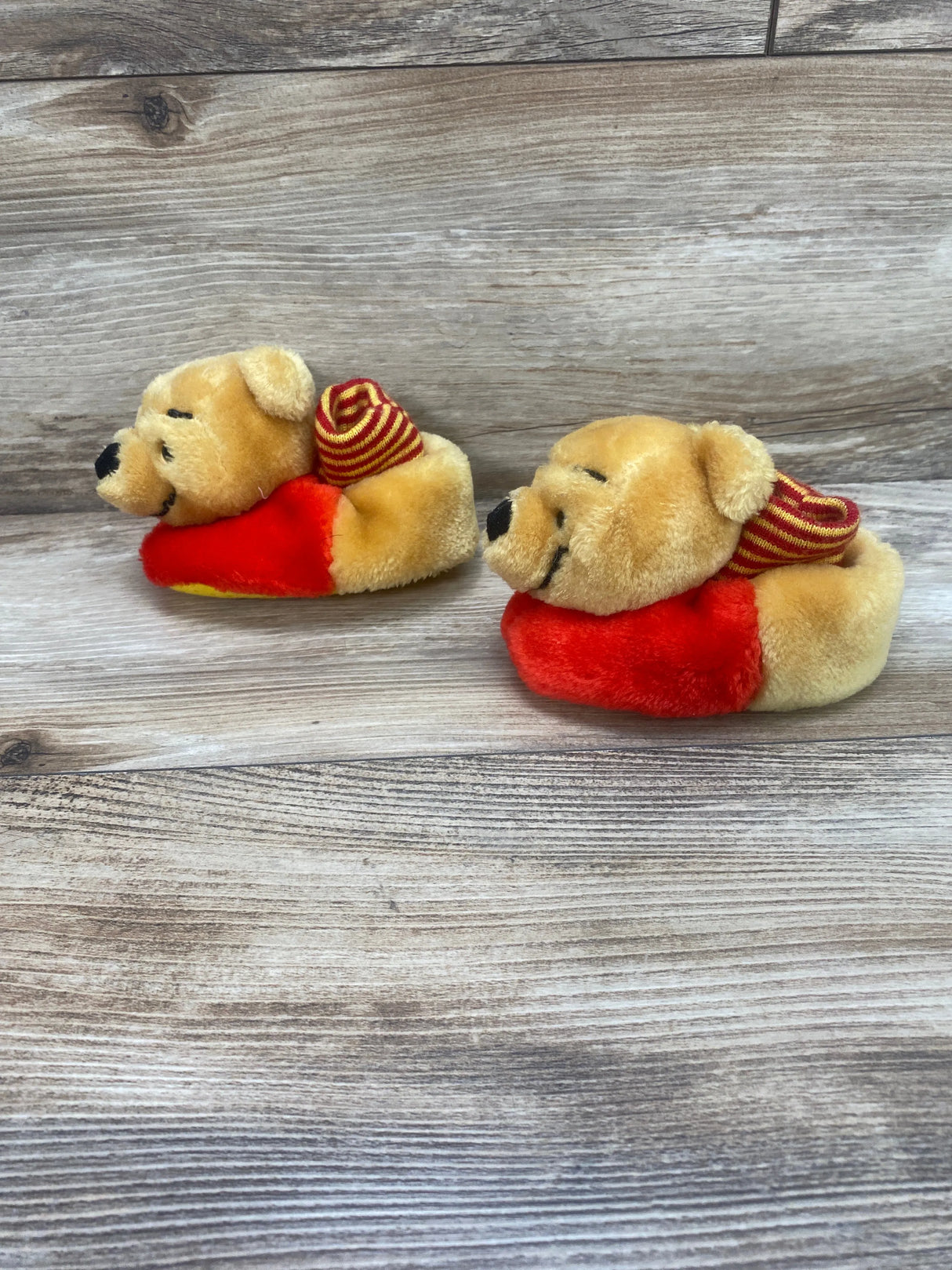 Disney Winnie The Pooh Sock Slippers Sz 2c