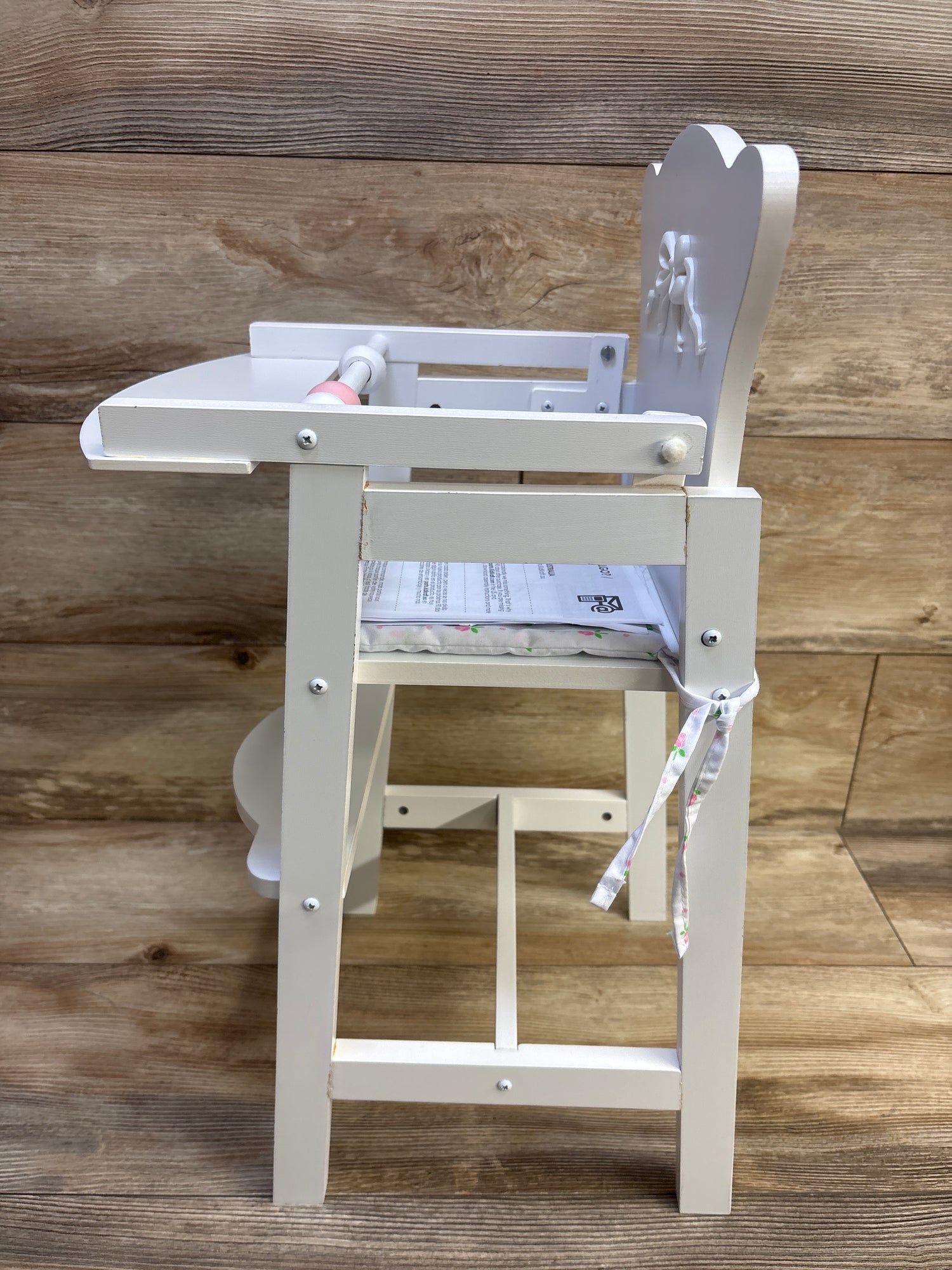 KidKraft Tiffany Bow Scalloped-Edge Wooden Lil Doll High Chair