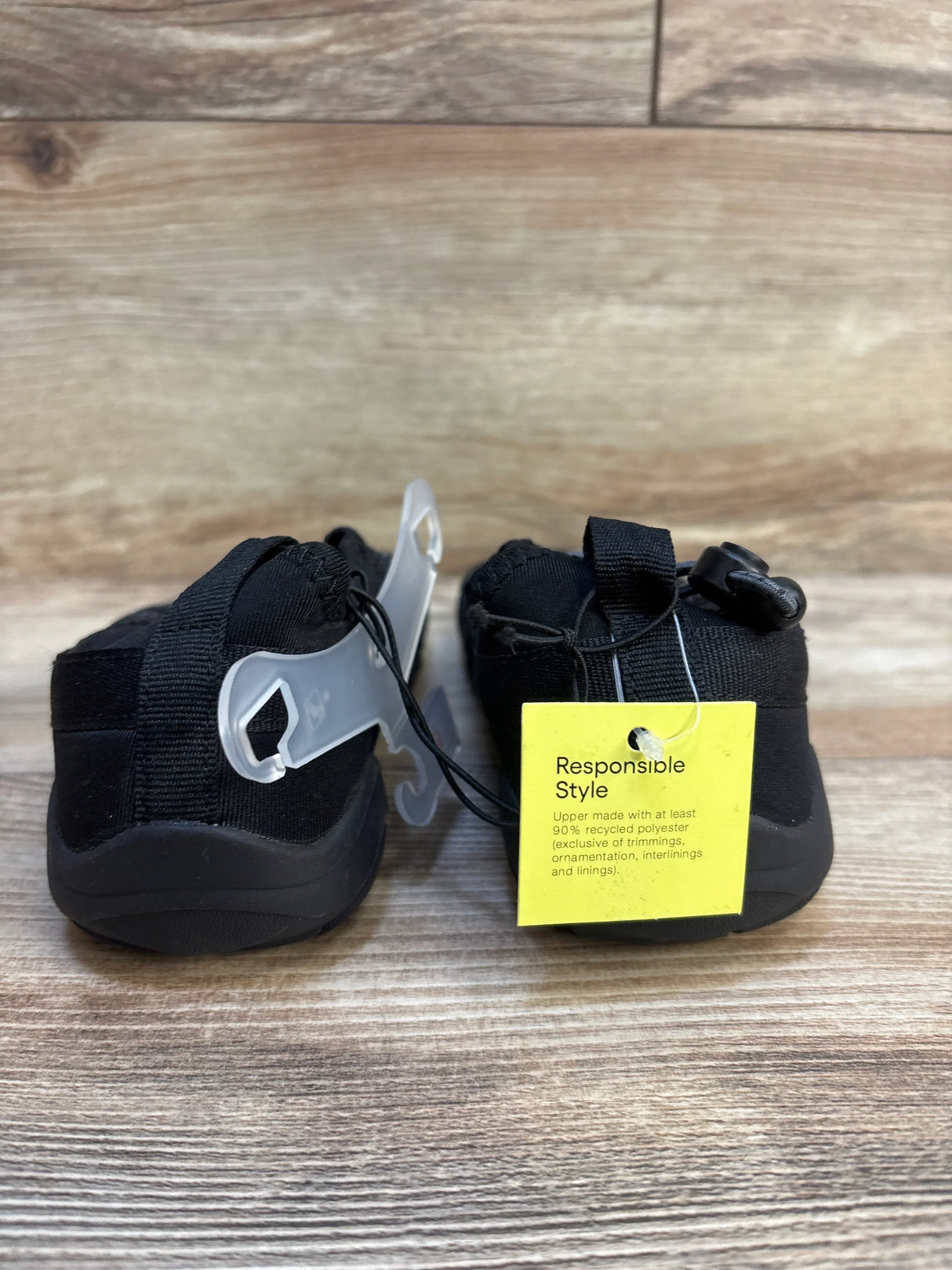 NEW All In Motion Windsor Water Sneakers Black sz 3Y