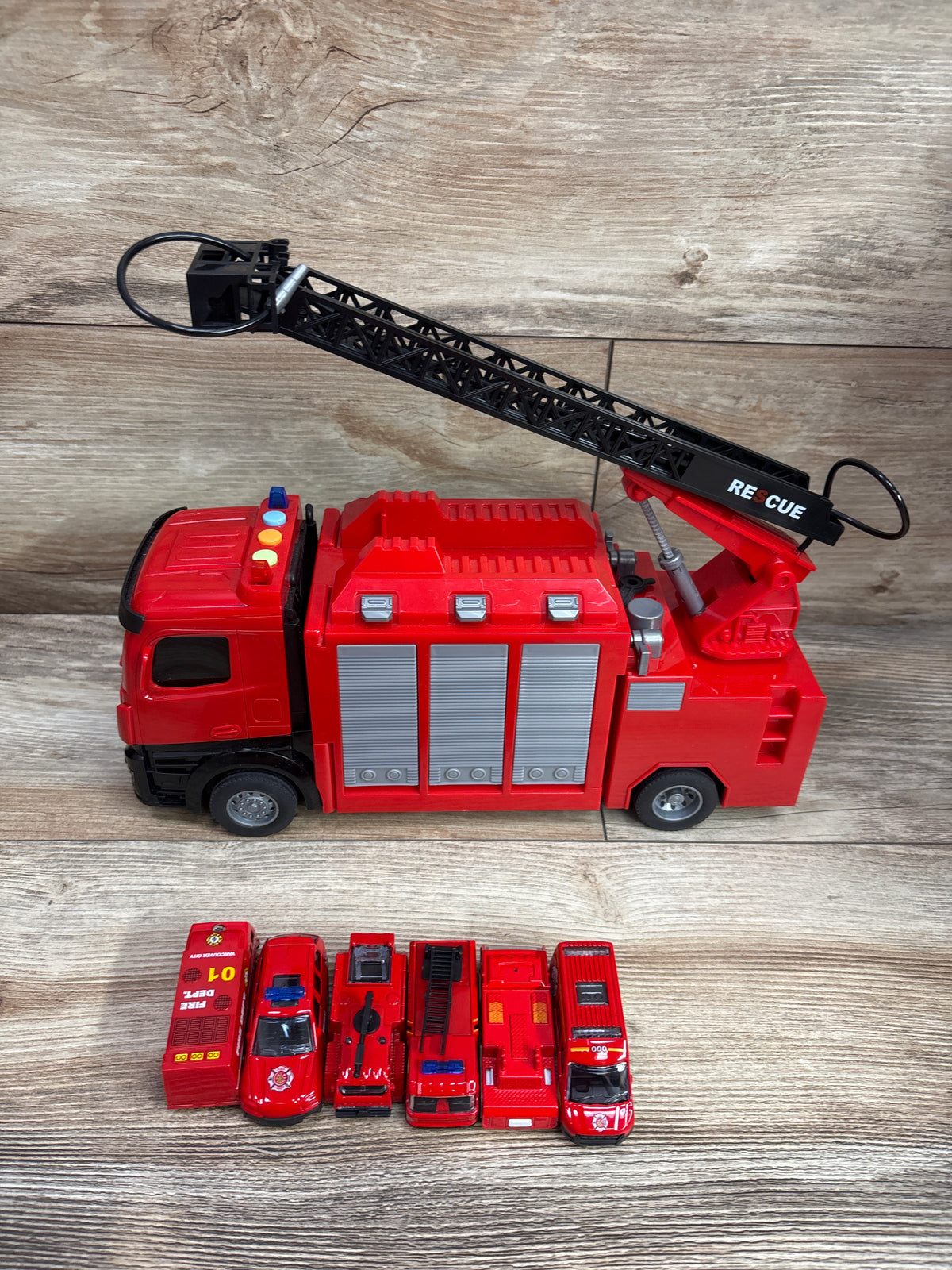 KWANITHINK Fire Truck Transport Vehicle with 6 Mini Vehicles