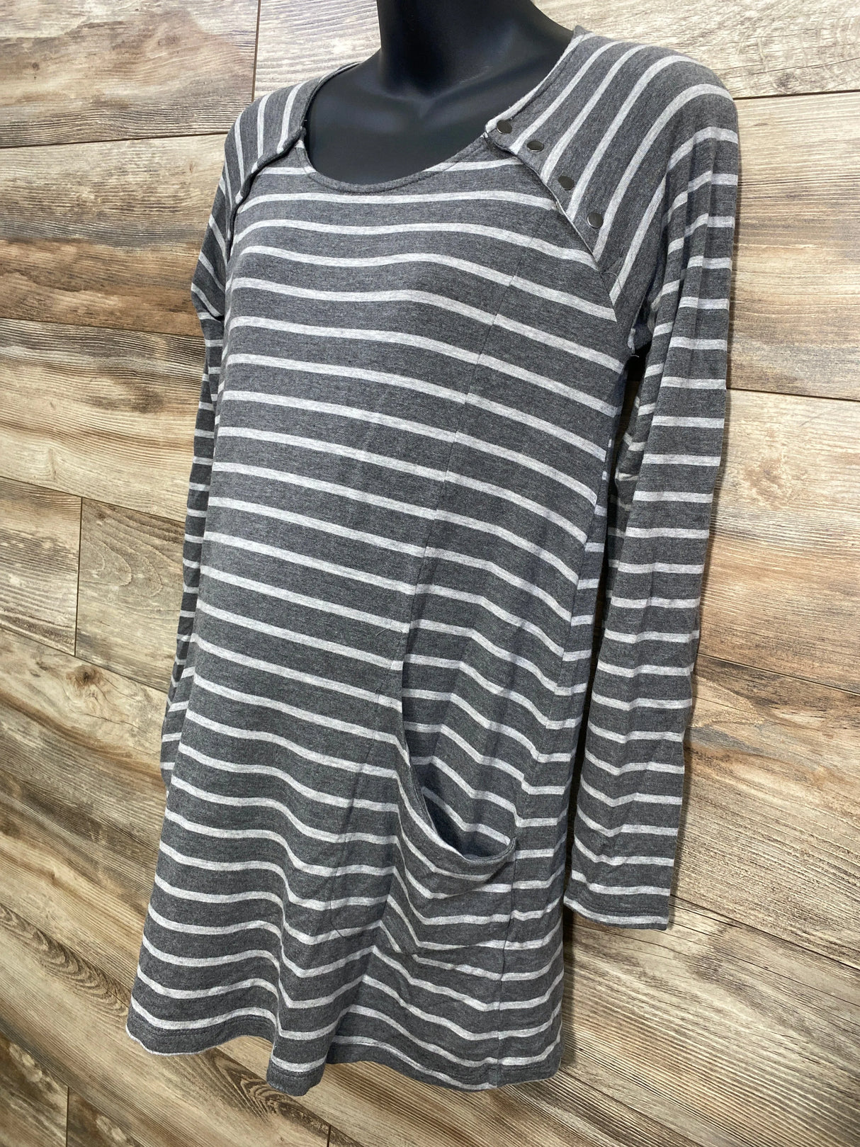 A Pea In The Pod Maternity Striped Nursing Shirt Grey sz Medium - Me n Mommy To Be