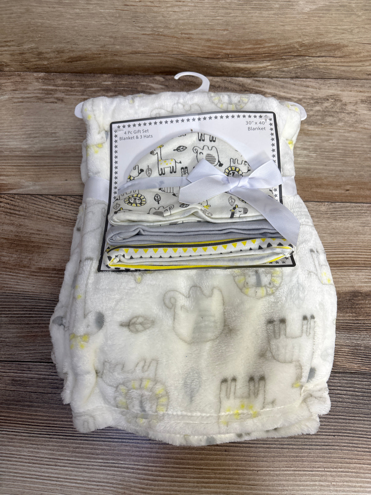 NEW Baby Elements Plush Blanket & 3 Hats - 4pc Gift Set