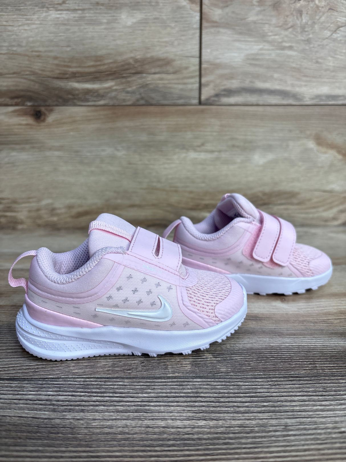 Nike Star Runner 5 Sneakers Pink sz 6c
