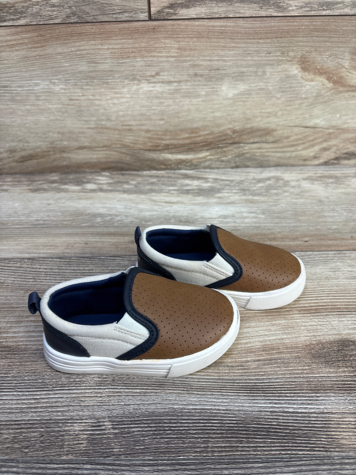 Oshkosh Austin Slip On Shoe Brown sz 5c