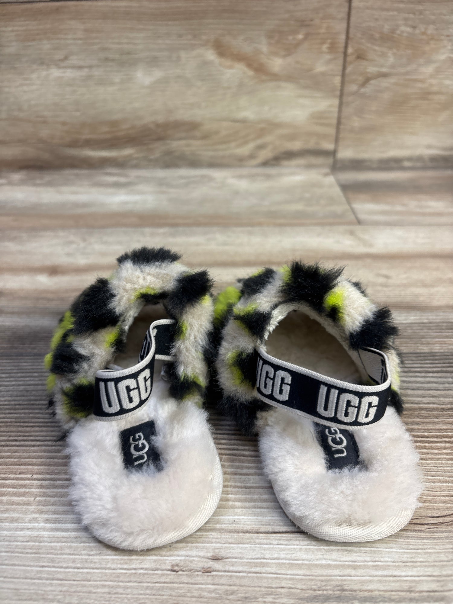 Ugg Fluff Yeah Slides in Animalia Beige sz 9c