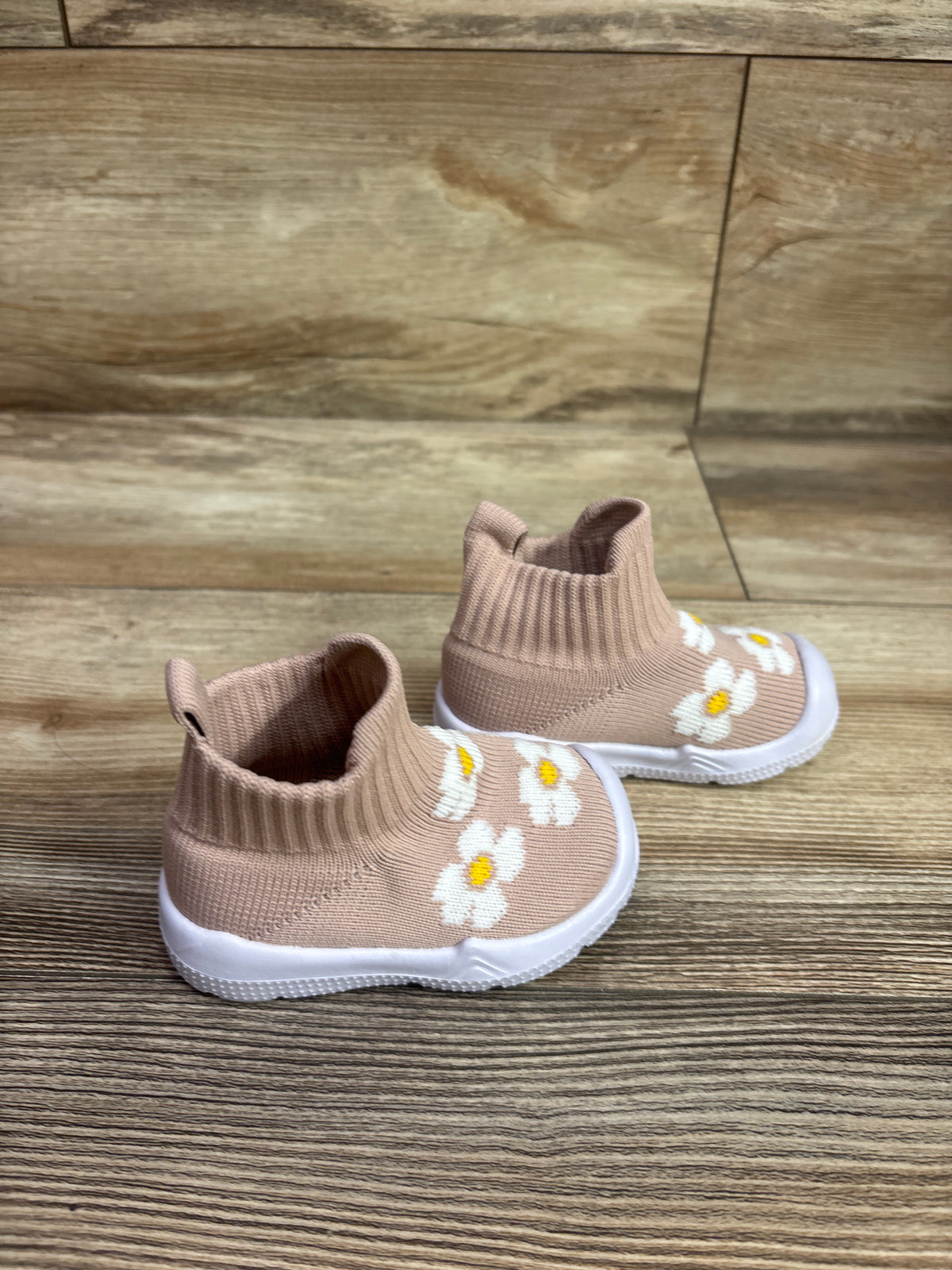 NEW Morendl Non-Slip Mesh Walking Sock Sneakers Beige sz 4/5c