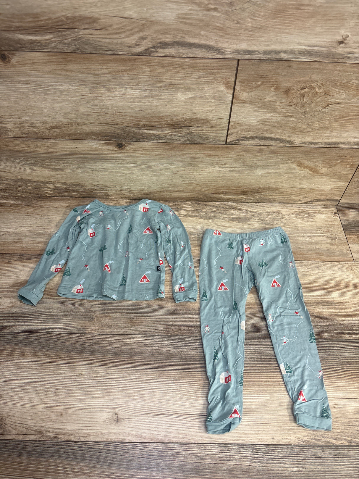 Kyte Baby Long Sleeve Pajama 2pc Set in Alpine Village sz 18-24m