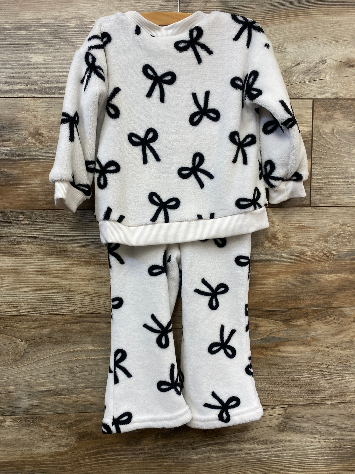 Kate Mack 2pc Plush Sweatshirt & Joggers Set White sz 2T