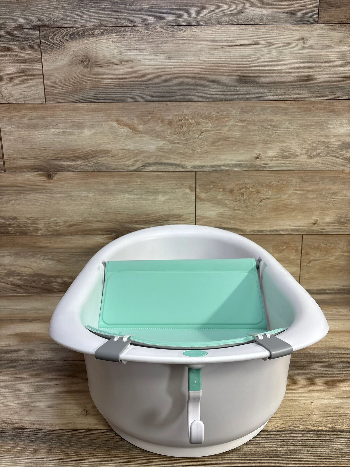 Frida Baby 4-in-1 Grow-With-Me Bath Tub
