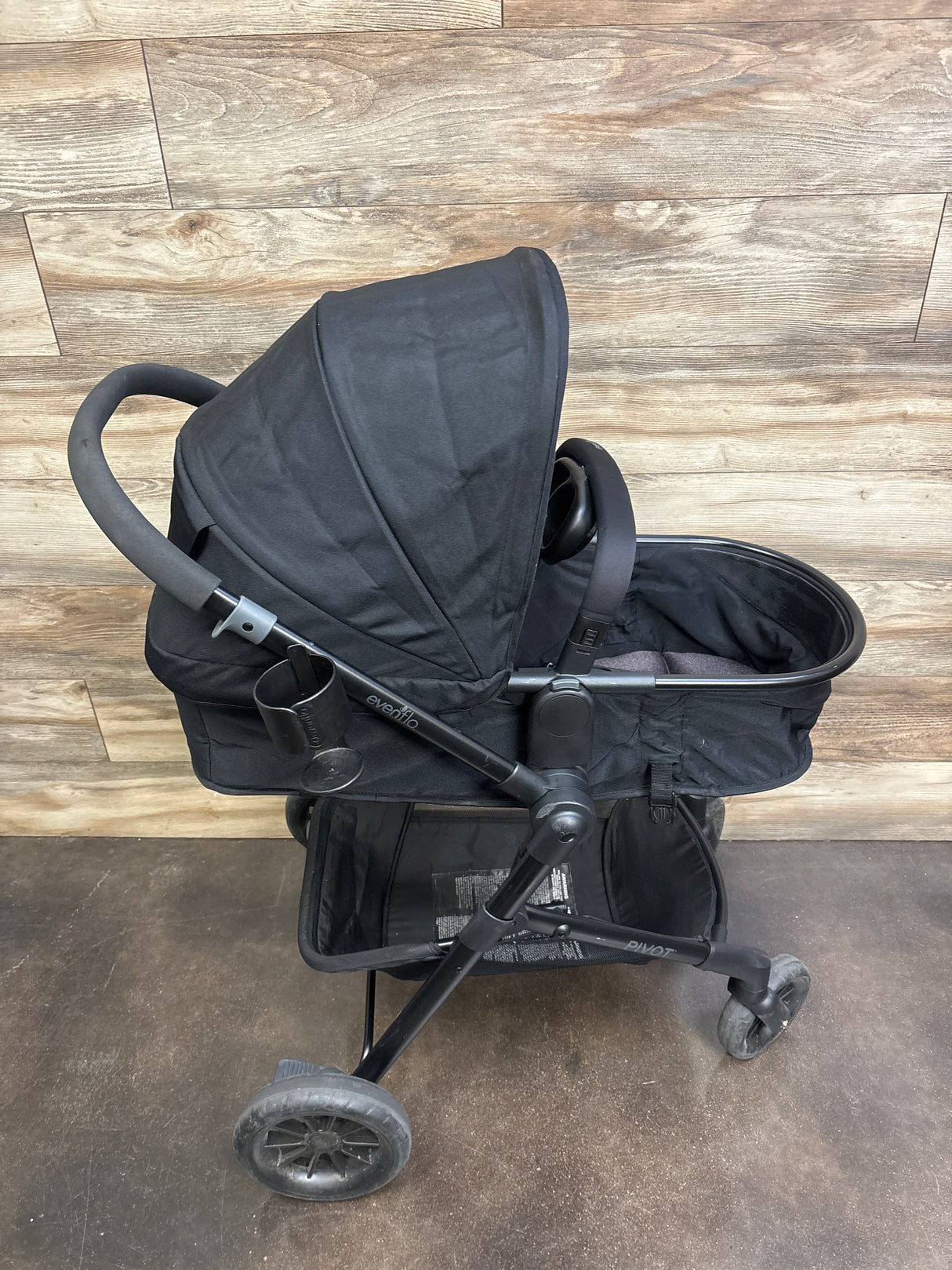 Evenflo Pivot Modular Travel System w/ LiteMax Infant Car Seat in Casual Gray