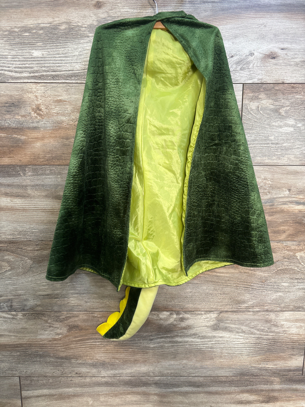 Great Pretenders Dragon Cape Costume Green sz 4-5T