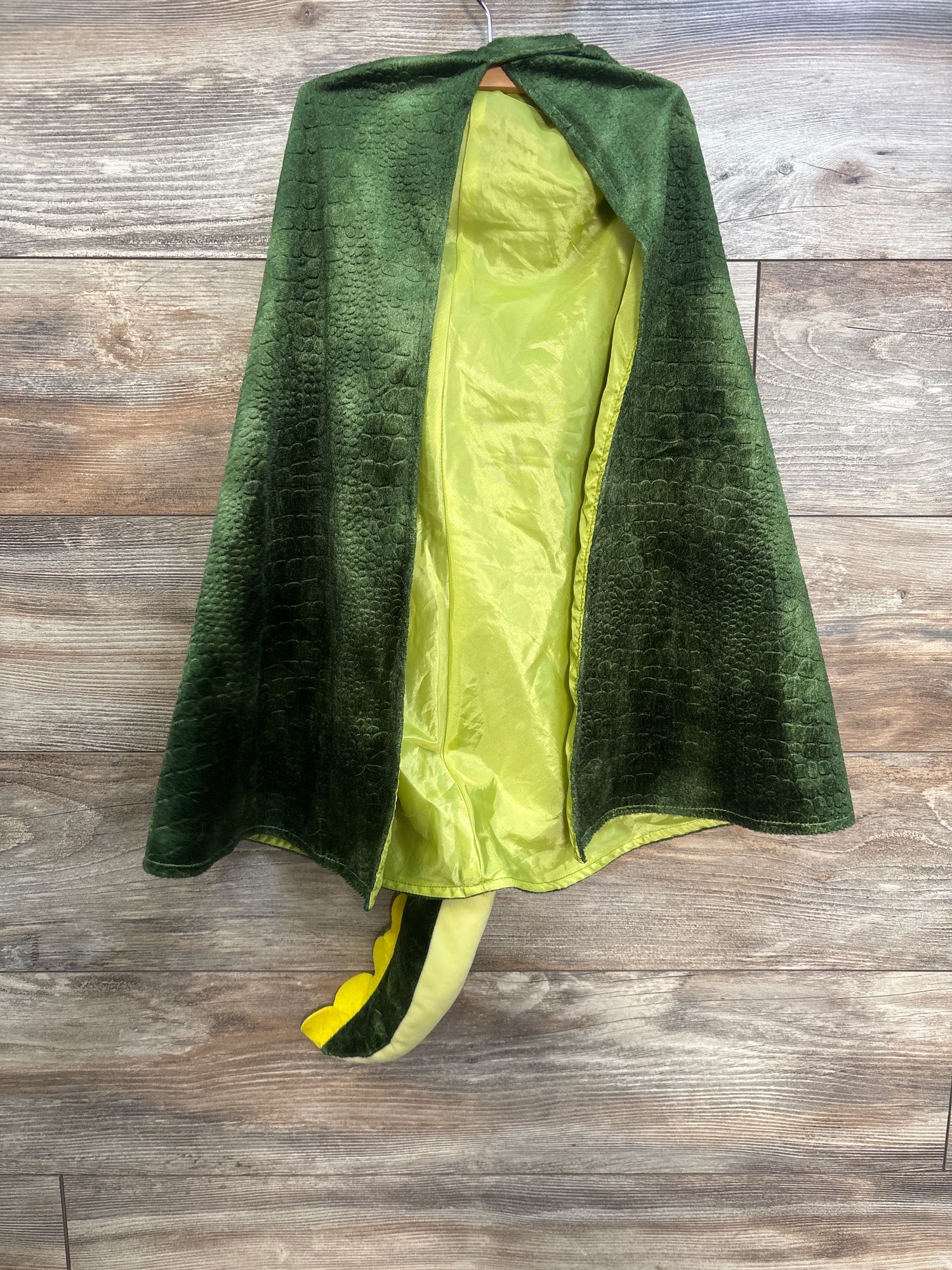 Great Pretenders Dragon Cape Costume Green sz 4-5T