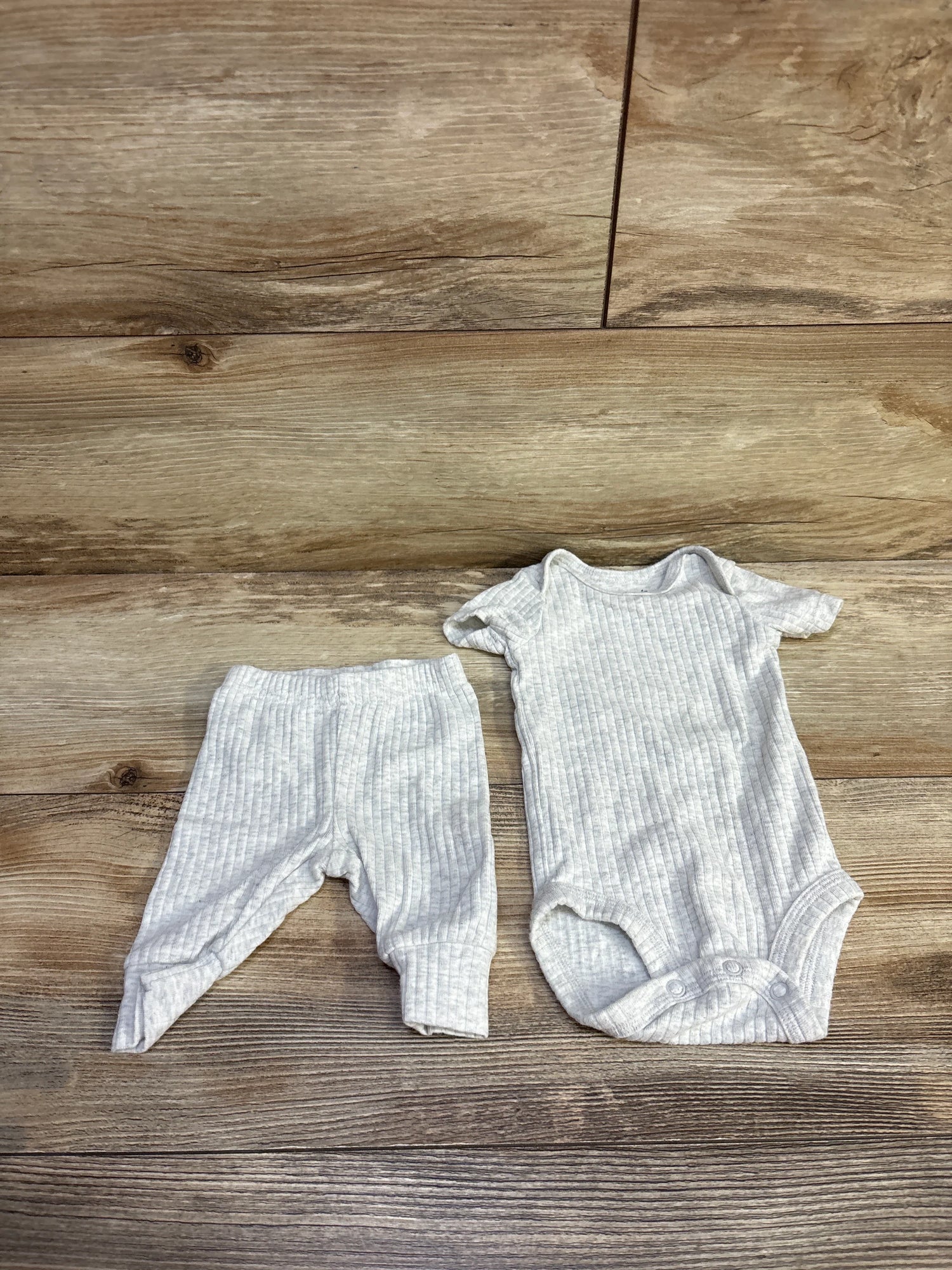 Just One You 2pc Ribbed Bodysuit & Pants Set Grey sz Newborn