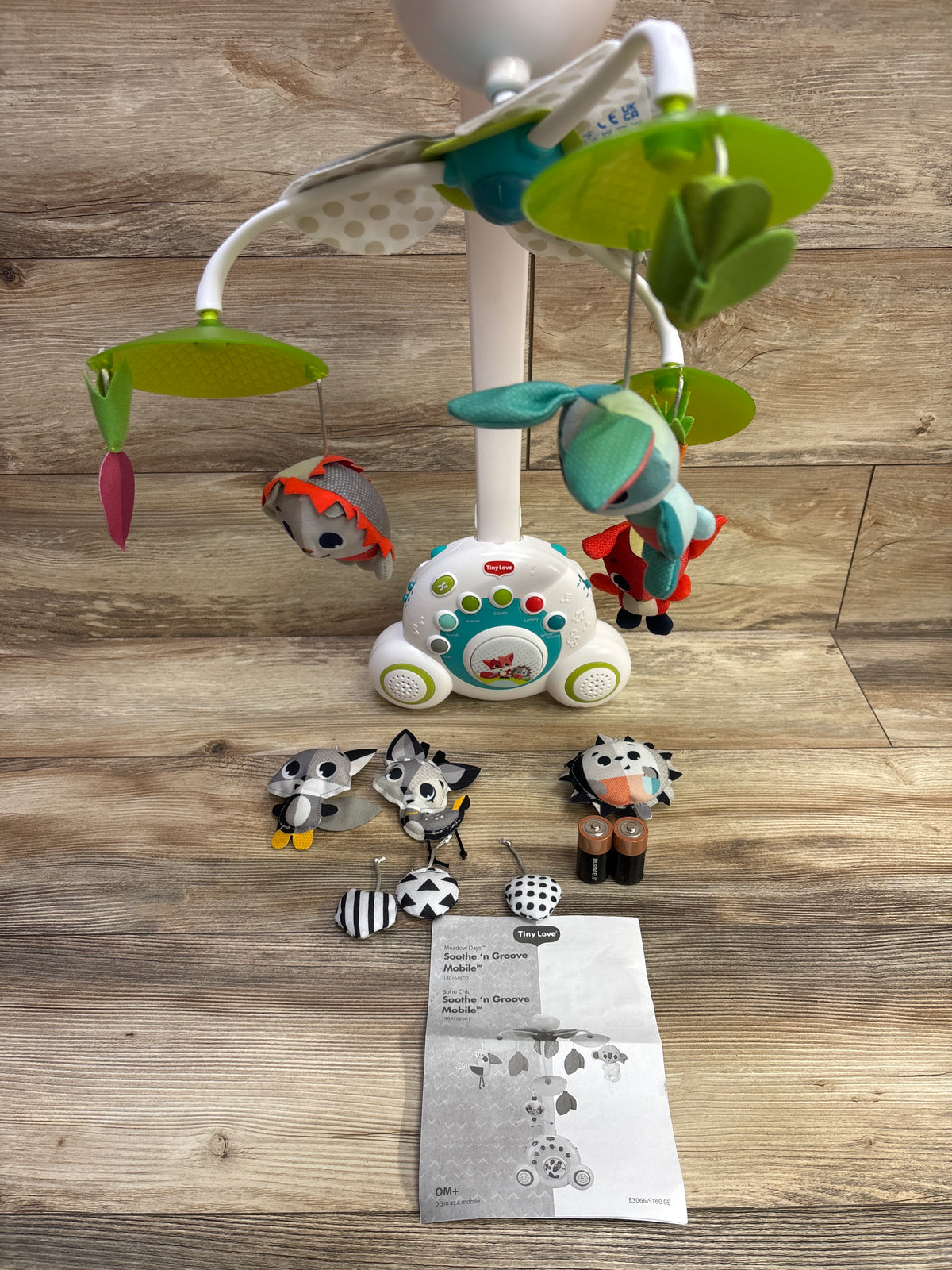 Tiny Love Soothe 'n Groove Mobile 2-in-1 in Mobile Meadow Days & Magical Tales