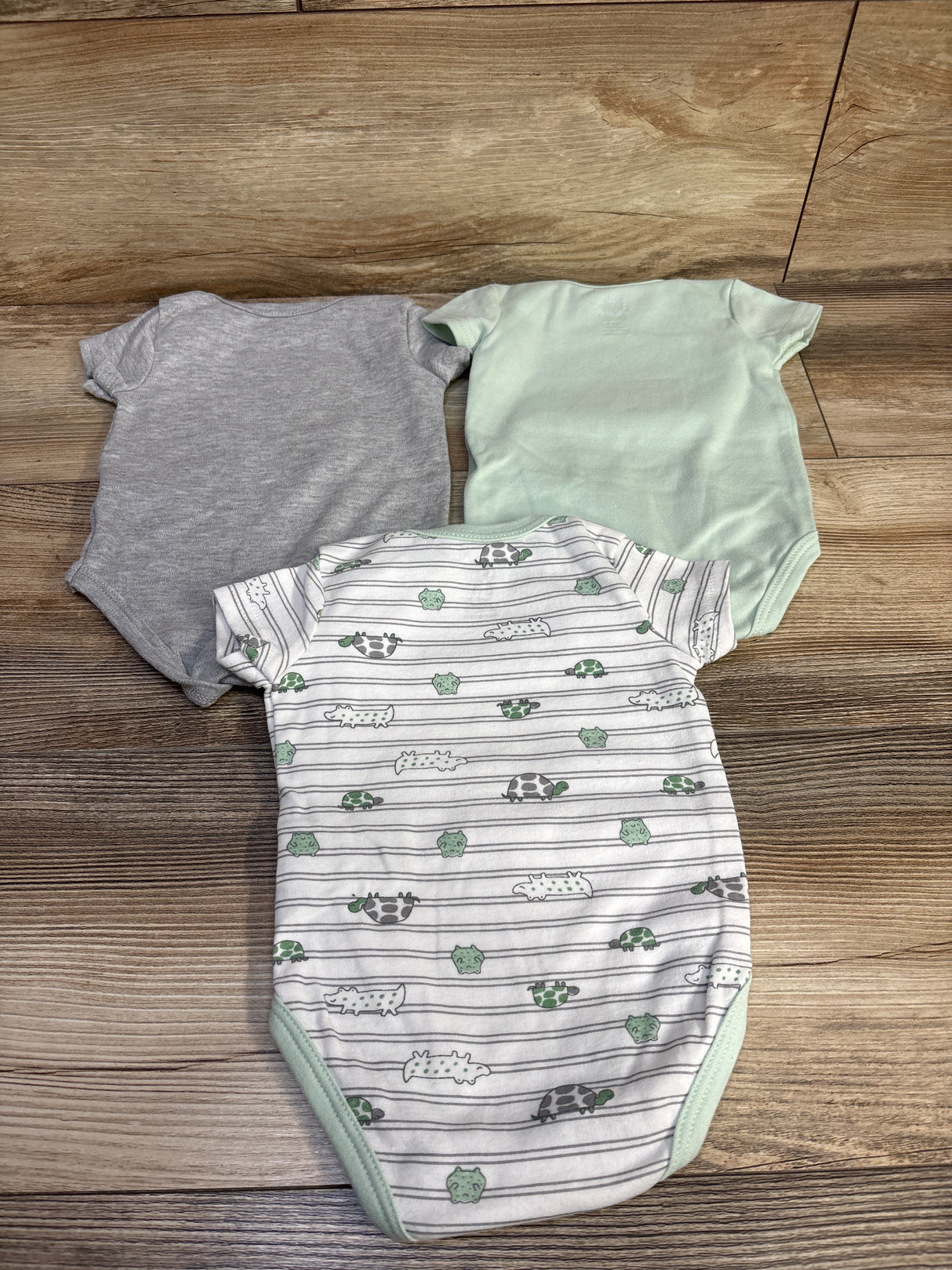 Little & Loved 3pk Bodysuits Green sz 3-6m