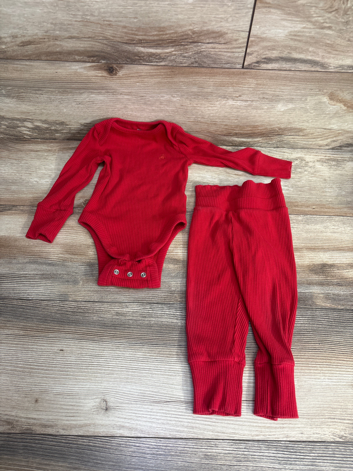 Baby Gap 2pc Ribbed Bear Bodysuit & Pants Set Red sz 6-12m