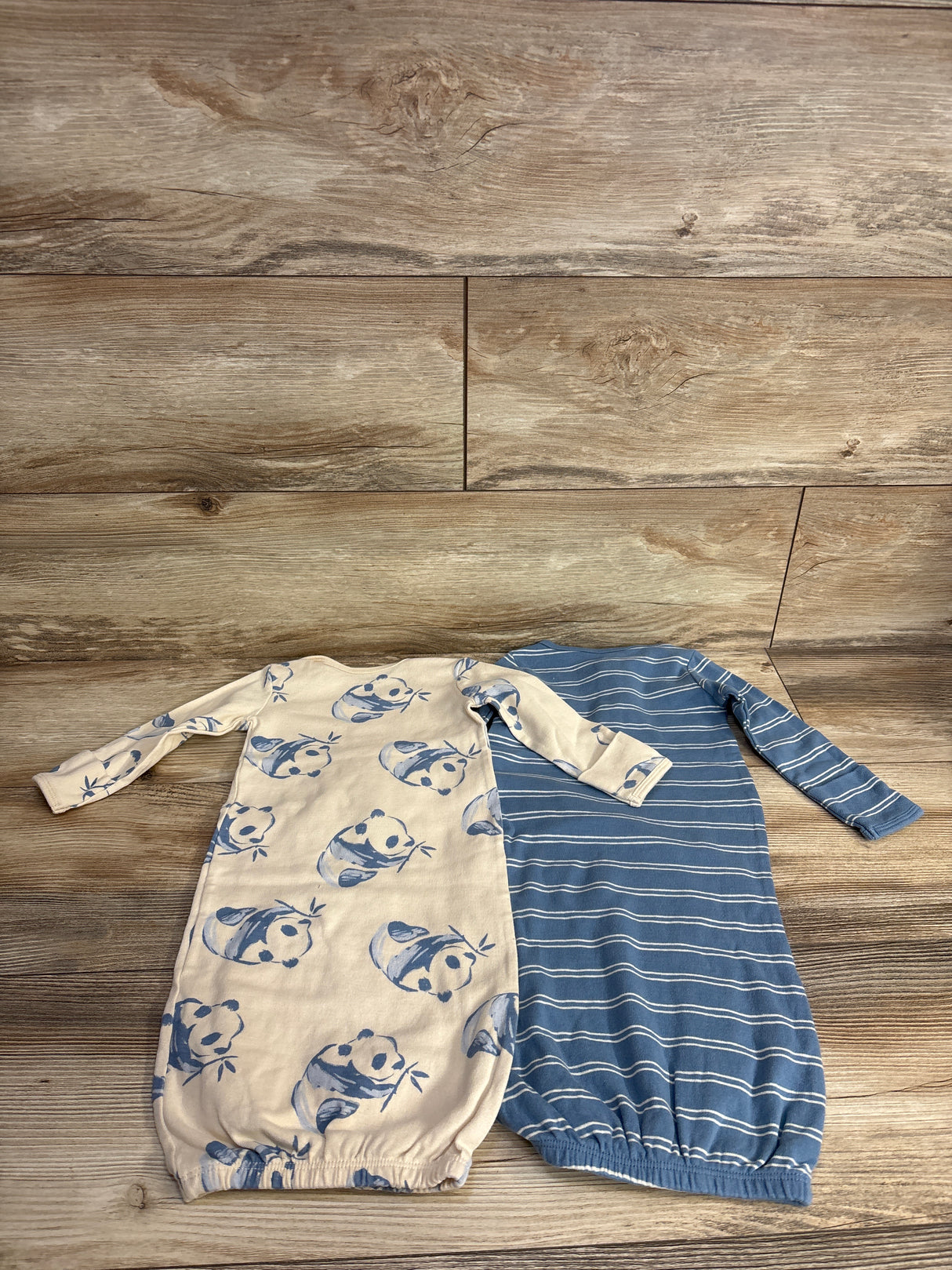 Carter's 2pk Gowns Cream/Blue sz 3m