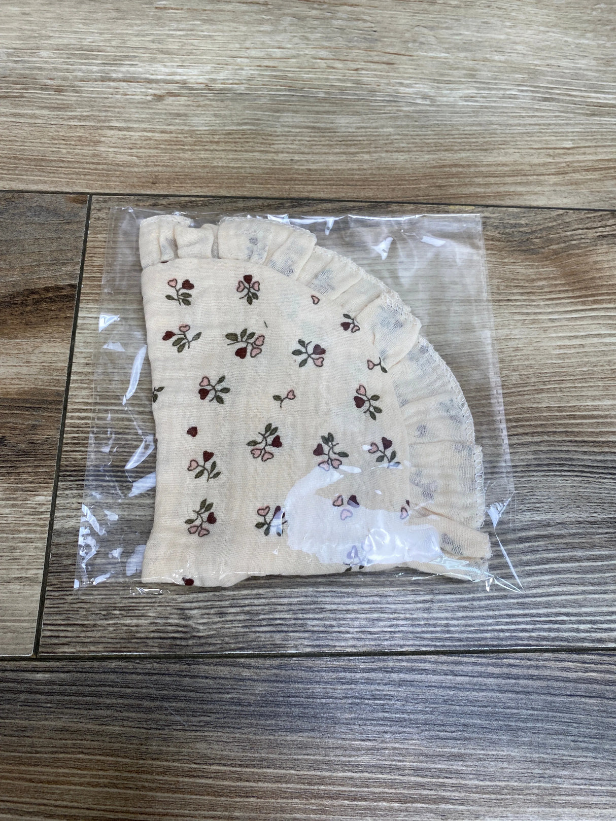 NEW Floral Ruffle Cotton Baby Bib Cream