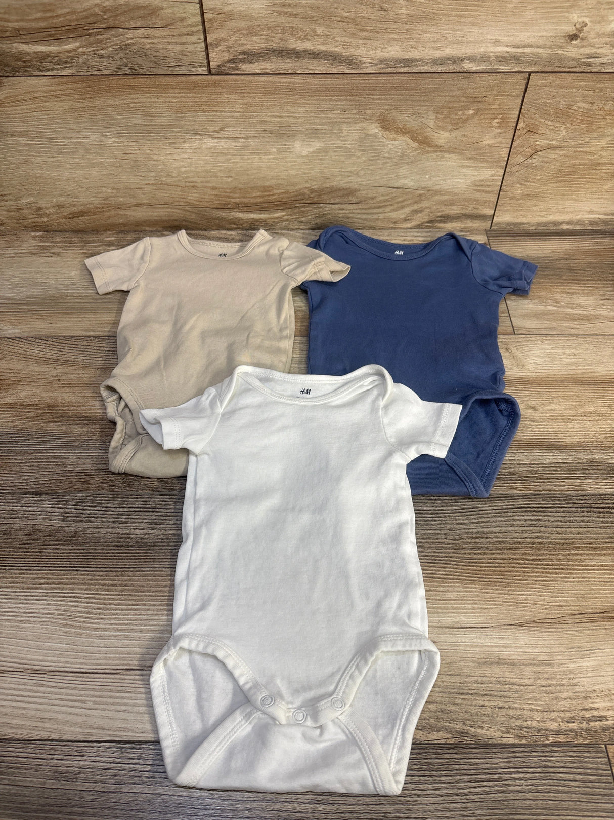 H&M 3pk Bodysuits Beige sz 6m