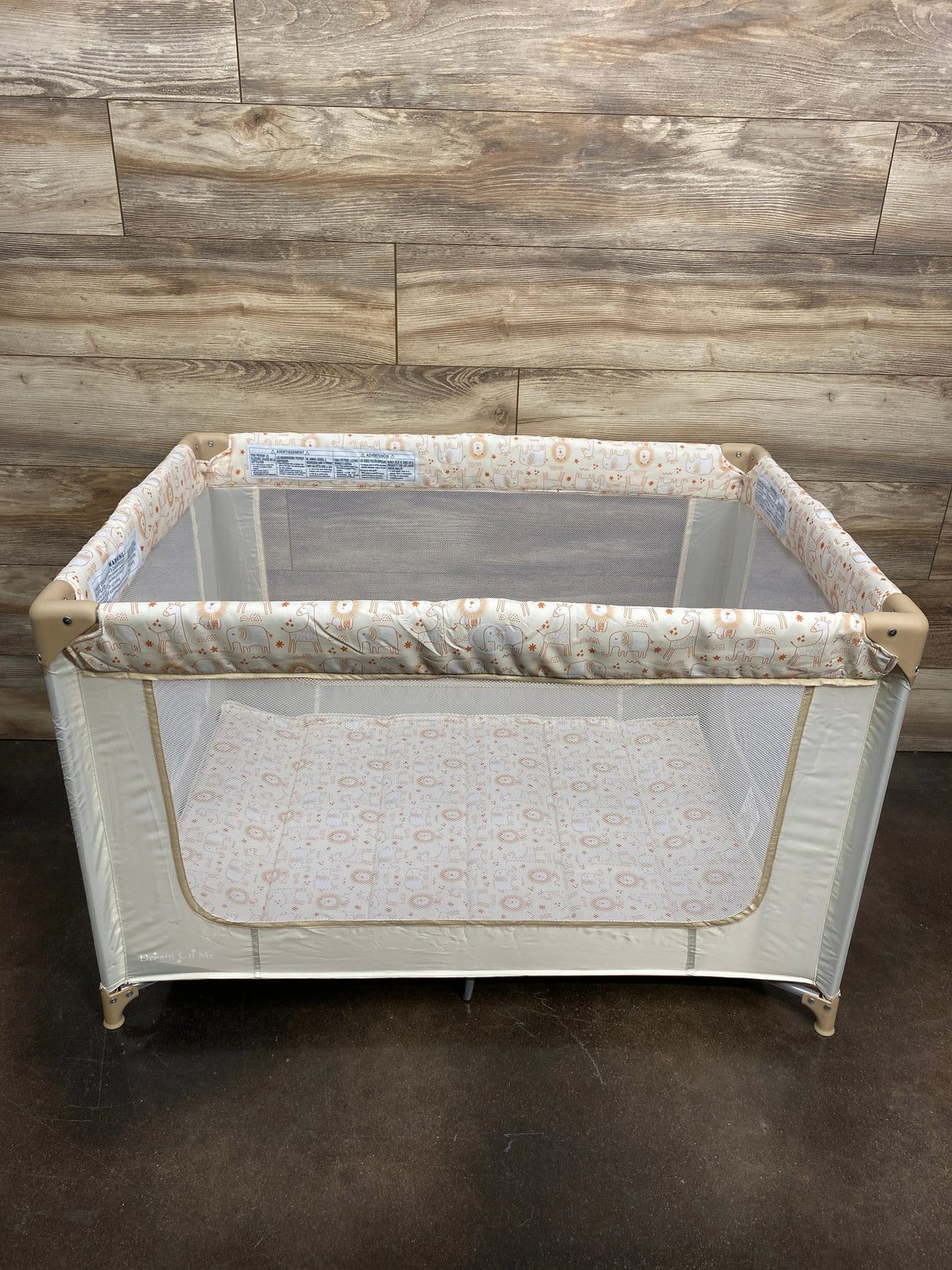 NEW Dream on Me Zodiak Play Yard, Beige