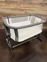 Baby Delight Beside Me Dreamer Bedside Bassinet in Grey