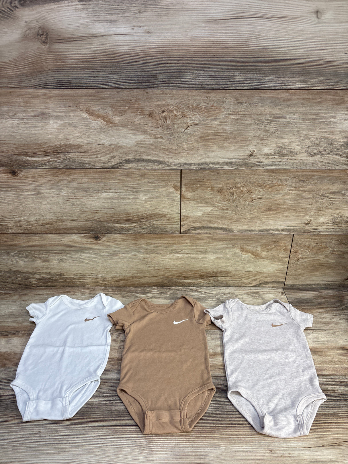 Nike 3pk Bodysuits Beige sz 9m