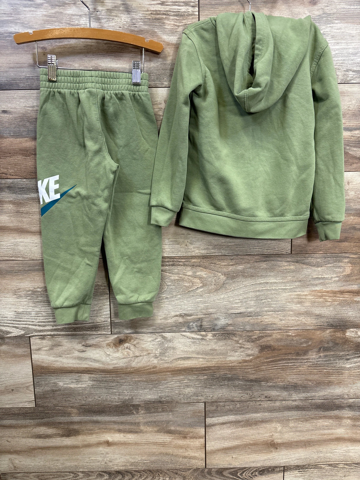 Nike 2pc Pull Over Hoodie & Jogger Set Green sz 4T